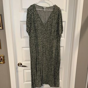 Green Floral Midi Dress with V-Neck